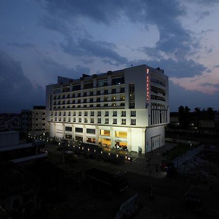Hotel Shelton Rājahmundry Kültér fotó