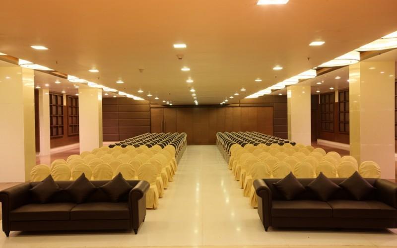 Hotel Shelton Rājahmundry Kültér fotó