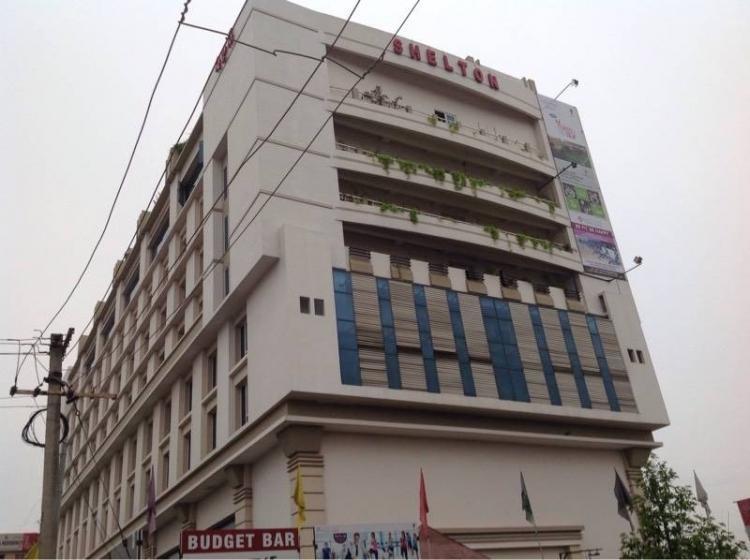 Hotel Shelton Rājahmundry Kültér fotó