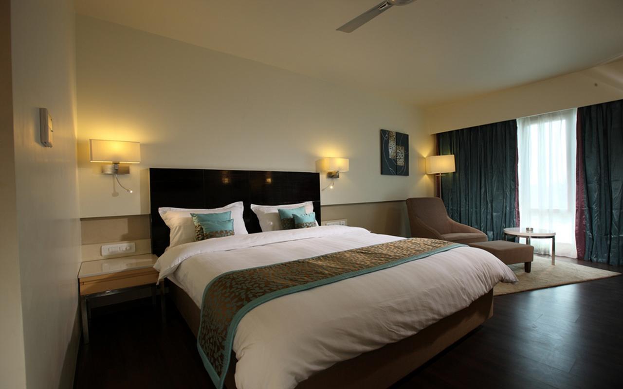 Hotel Shelton Rājahmundry Kültér fotó
